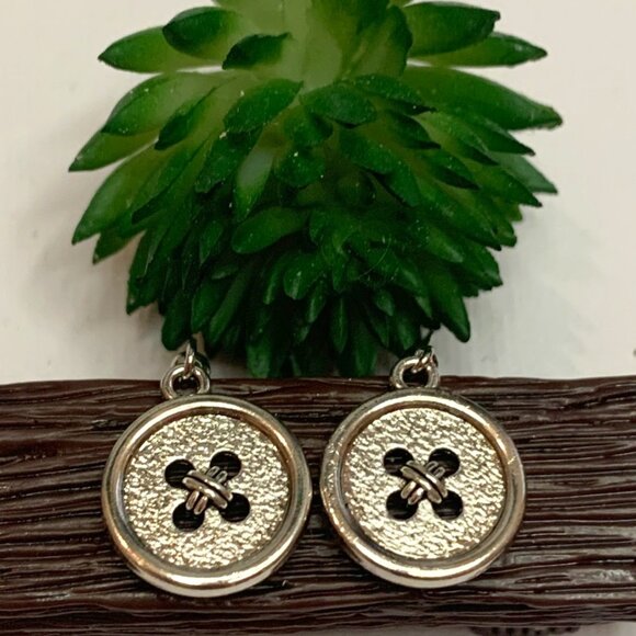 Button Earring, Sewing Earring, Sewing Jewelry, Quilting Earring, Gift Idea - Picture 2 of 4